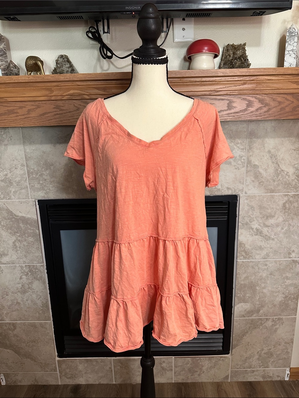TRUSELF Women’s Pink V-Neck Tiered Ruffle Short Sleeve Top Size L